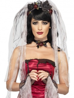 Čelenka se závojem